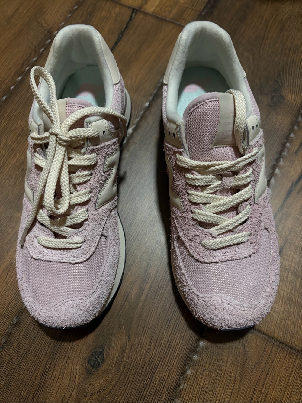 New Balance 574 women’s Sneakers size 8 NEW